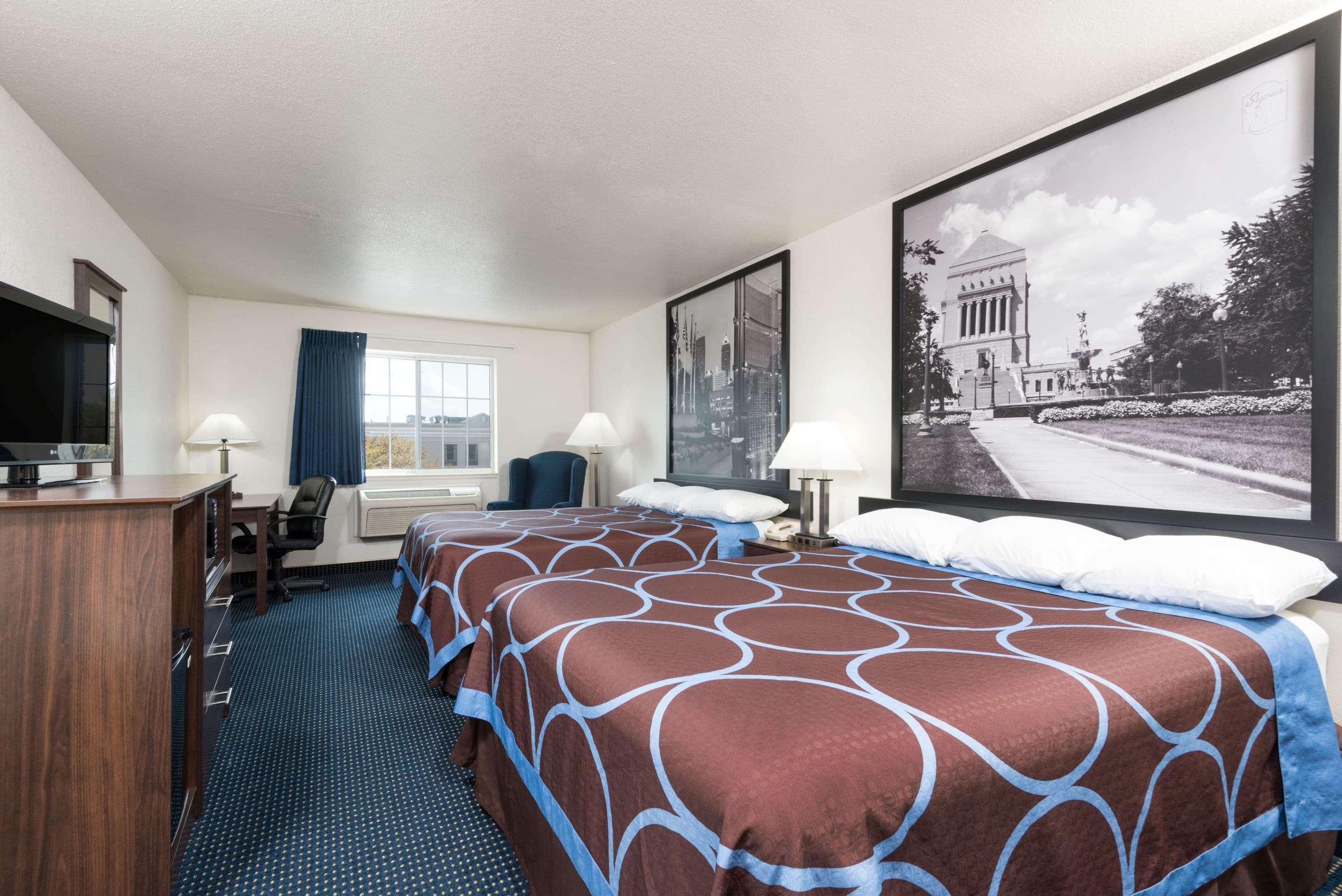 Super 8 By Wyndham Greenfield Εξωτερικό φωτογραφία